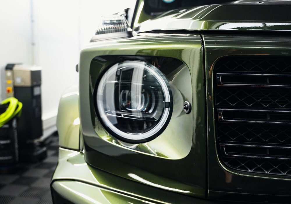 Detailaufnahme Frontscheinwerfer Mercedes G400d